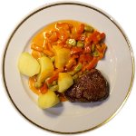 Rindersteak-mit-Grossen-Bohnen-und-Paprika